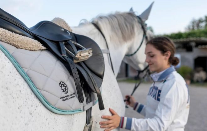 A Lizzanello, il Campionato Regionale di Salto Ostacoli FISE: Matilda Russo partecipa come atleta di Salute Mentale Atena - Corriere Salentino