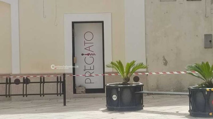 Bomba inesplosa accanto al bar di prossima apertura. Piazza off limits: disinnescata dagli artificieri - Corriere Salentino