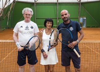 Vuoi vivere più a lungo? La Signora Ivana dice: gioca a tennis!