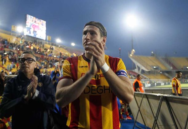 Il Lecce saluta il Via del Mare con una sconfitta: l’Atalanta vince 2 a 0, ma sugli spalti è comunque festa giallorossa - Corriere Salentino