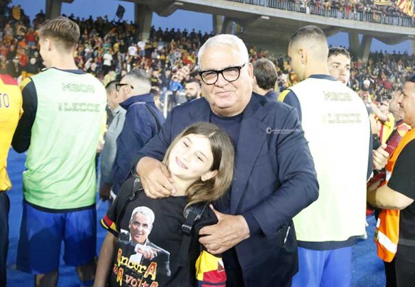 Il Lecce saluta il Via del Mare con una sconfitta: l’Atalanta vince 2 a 0, ma sugli spalti è comunque festa giallorossa - Corriere Salentino