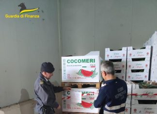 Angurie greche spacciate per italiane, olio e vino non tracciabili: scattano denunce e sequestri