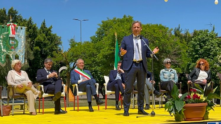 Partecipazione e commozione all'inaugurazione dei giardinetti di Lizzanello dedicati ai giornalisti Renato Moro e Michele Frascaro - Corriere Salentino