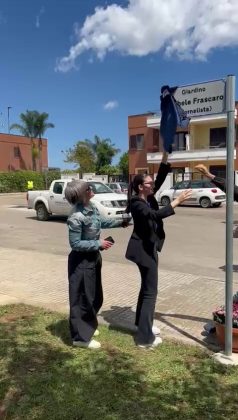 Partecipazione e commozione all'inaugurazione dei giardinetti di Lizzanello dedicati ai giornalisti Renato Moro e Michele Frascaro - Corriere Salentino