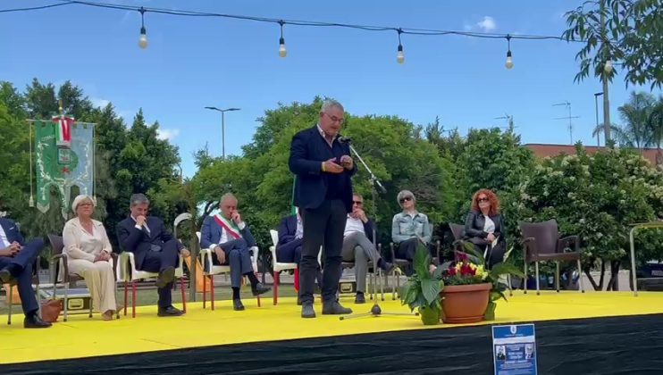 Partecipazione e commozione all'inaugurazione dei giardinetti di Lizzanello dedicati ai giornalisti Renato Moro e Michele Frascaro - Corriere Salentino