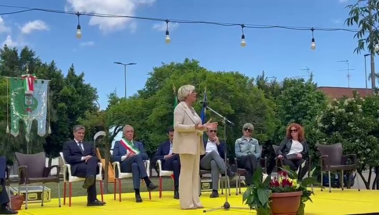 Partecipazione e commozione all'inaugurazione dei giardinetti di Lizzanello dedicati ai giornalisti Renato Moro e Michele Frascaro - Corriere Salentino