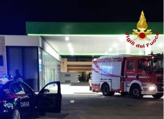 Tentano di dare fuoco ad una stazione di servizio, l’intervento dei vigili del fuoco scongiura conseguenze