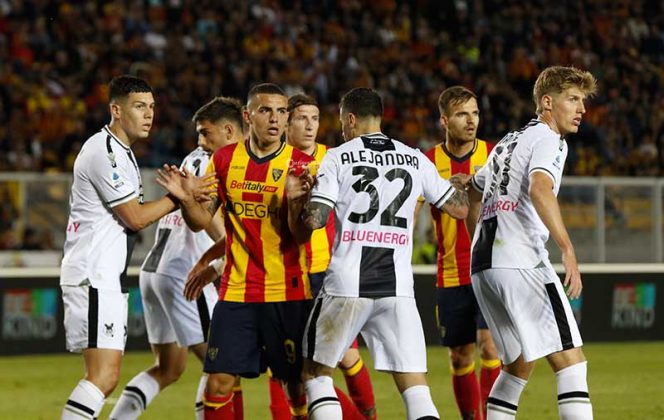 Un Lecce sottotono cede il passo all’Udinese per 2 a 0, ma al Via del Mare è comunque festa giallorossa: “Grazie ragazzi” - Corriere Salentino