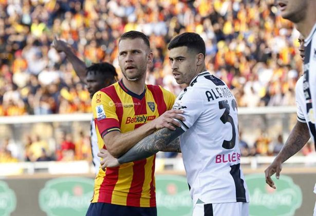 Un Lecce sottotono cede il passo all’Udinese per 2 a 0, ma al Via del Mare è comunque festa giallorossa: “Grazie ragazzi” - Corriere Salentino