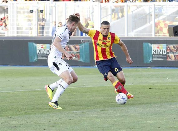 Un Lecce sottotono cede il passo all’Udinese per 2 a 0, ma al Via del Mare è comunque festa giallorossa: “Grazie ragazzi” - Corriere Salentino