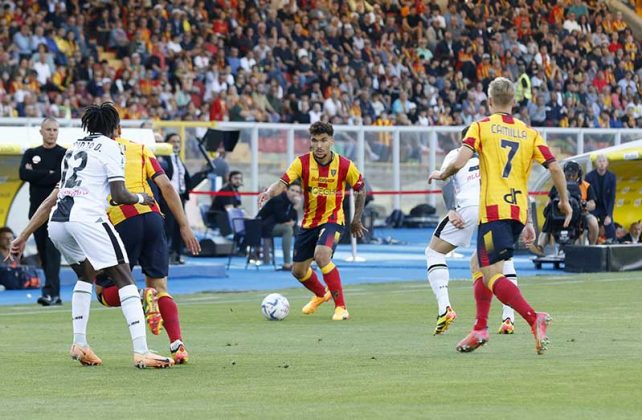 Un Lecce sottotono cede il passo all’Udinese per 2 a 0, ma al Via del Mare è comunque festa giallorossa: “Grazie ragazzi” - Corriere Salentino