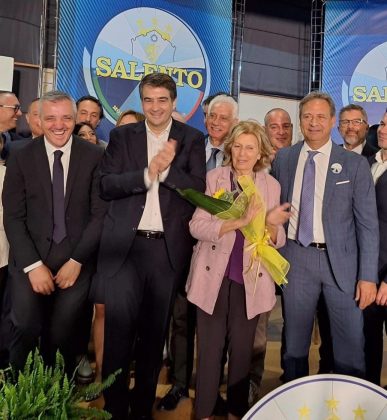 Entusiasmo al Tiziano: il MRS presenta i suoi candidati, alla presenza del ministro Fitto e della candidata Sindaco Poli Bortone - Corriere Salentino