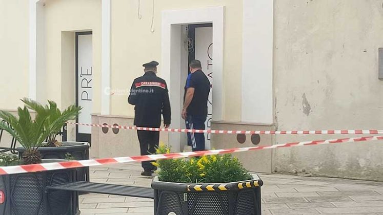 Bomba inesplosa accanto al bar di prossima apertura. Piazza off limits: disinnescata dagli artificieri - Corriere Salentino