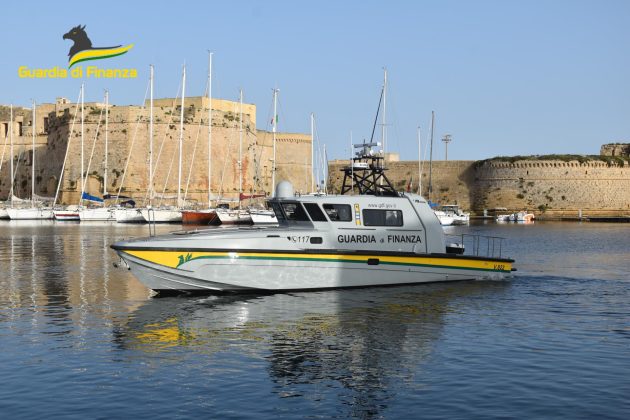 Sottratte agli scafisti e affidate a “no profit” per scopi sociali e benefici, ma poi vendute, fatte sparire o smontate: in sei nei guai - Corriere Salentino