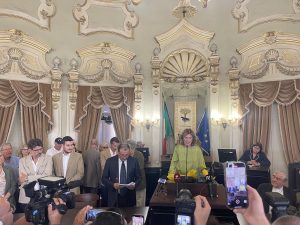 Poli Bortone proclamata sindaca: “Non città spaccata, ma democratica”. L’impegno contro la povertà con mons. Seccia e la rinascita economica” - Corriere Salentino