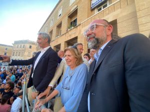 Adriana Poli Bortone è nuovamente sindaca di Lecce: il centrodestra unito trionfa. I leccesi bocciano il primo cittadino uscente, Carlo Salvemini - Corriere Salentino