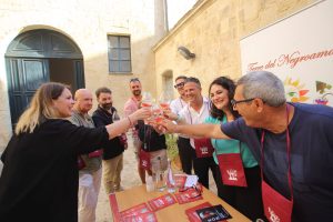 Torna a Guagnano /AreFest, l'evento che celebra il vino Negramaro per due giorni di gusto tra musica, spettacoli e intrattenimento - Corriere Salentino