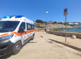 Finisce fuori strada con l’auto e perde la vita. Forse un malore improvviso la causa dell’incidente