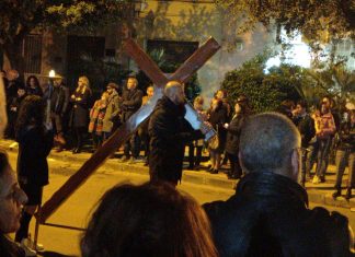 La Croce del Venerdi Santo a Copertino ha da anni due buon Cirenei nelle persone di Pasqualino e Luigi Colapietro