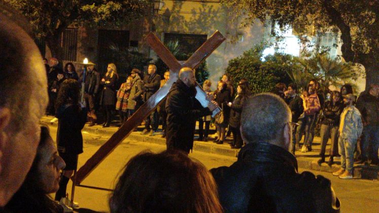 La Croce del Venerdi Santo a Copertino ha da anni due buon Cirenei nelle persone di Pasqualino e Luigi Colapietro - Corriere Salentino