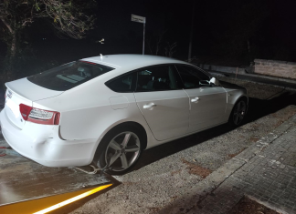 Sperona la pattuglia e si dà alla fuga, bloccato dopo un lungo inseguimento