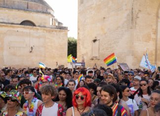 Il “Salento Pride” sfila a Lecce il 6 luglio: “Rivendicati, lotta, celebra, trasforma”