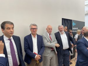 Strada 275, consegna dei lavori del 1º lotto: 178 milioni per la svolta. Salvini bacchetta i “comitati del no”. Emiliano: “L’alta velocità non si può fare a Lecce” - Corriere Salentino