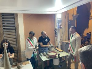 “Ceramica Cibo & Corti”, a San Pietro in Lama anche oggi in scena cultura, artigianato d’eccellenza, enogastronomia e musica nelle vie del borgo - Corriere Salentino