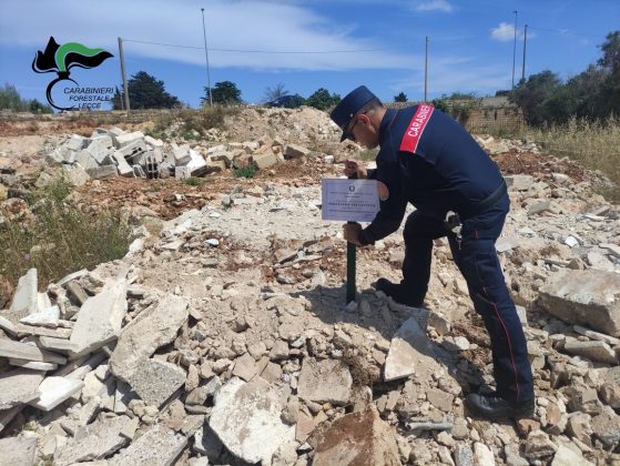 Fiamme nella discarica abusiva, denunciato il proprietario. Sequestrata area di 4.800 metri quadri - Corriere Salentino