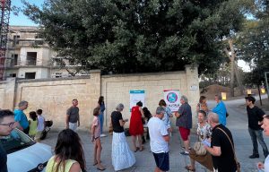 Raccolta firme per il referendum sulle autonomie: buona la prima - Corriere Salentino