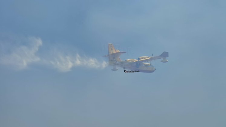 Fiamme nel Parco di Ugento, il rogo minaccia un resort distrutto dal fuoco nel 2023: arrivano i Canadair - Corriere Salentino