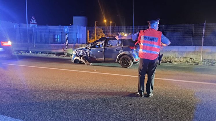 Schianto tra due auto sulla 274, coinvolte due coppie: mezzi distrutti e due feriti - Corriere Salentino