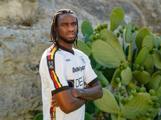 Il Lecce svela le nuove maglie con un cortometraggio: "La nostra maglia profuma di Salento" - Corriere Salentino