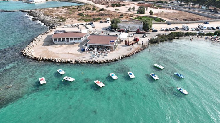 A Sant’Isidoro rimossi 15 pedalò ormeggiati abusivamente nella baia - Corriere Salentino