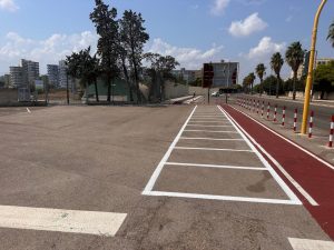 Lavori in corso in Piazzale Stadio a Lecce: ripristinati 46 stalli per disabili, 100 parcheggi per due ruote e spazi per mamme in gravidanza - Corriere Salentino