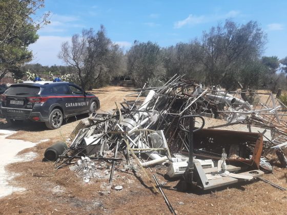 Dopo l'incendio, la scoperta della discarica abusiva: denunciato un imprenditore edile - Corriere Salentino