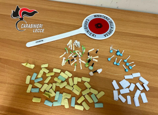 Controlli a tappeto per una “estate sicura”, scattano due arresti per spaccio davanti a un locale da ballo