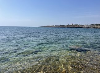 Dall’incantevole quiete di Torre Suda ai bagni notturni nella piscina naturale di Santa Maria al Bagno. Ecco due tra mille tappe da non perdere nel Salento