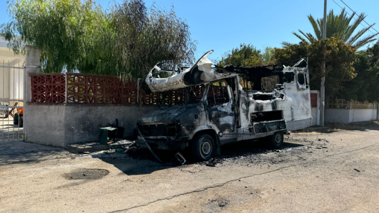 Fiamme nella marina, distrutti dal fuoco tre mezzi di una famiglia: si sospetta l'atto doloso - Corriere Salentino