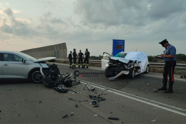 Tragico scontro tra due auto sulla SS 101. Una donna perde la vita - Corriere Salentino