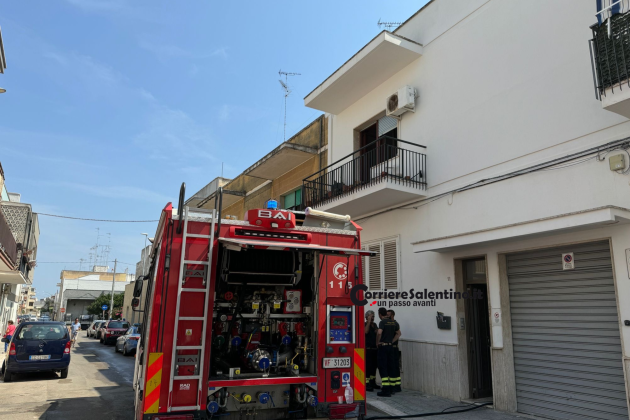 Le fiamme divampano in un appartamento a Lecce. Tempestivo l’intervento dei vigili del fuoco - Corriere Salentino