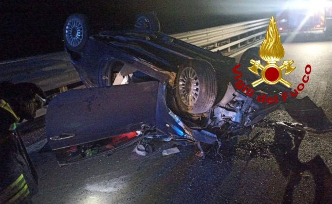 Doppio incidente, due auto ribaltate: guardia giurata finisce in ospedale con “codice rosso” - Corriere Salentino