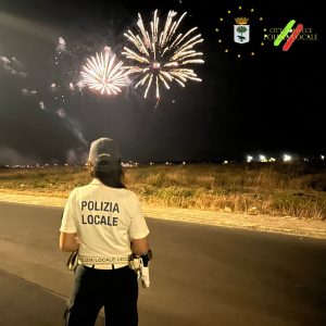 Festa dei Santi Patroni di Lecce, il bilancio della polizia locale: lotta al commercio abusivo e sanzione per vendita di prodotti da fumo a un sedicenne - Corriere Salentino