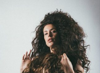 La mini rassegna musicale del Circolo Arci Rubik di Guagnano prende il via domani con Angela Radoccia, in arte Diora Madama.