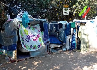 Accampamento abusivo alle porte della città, in mattinata il blitz e lo sgombero