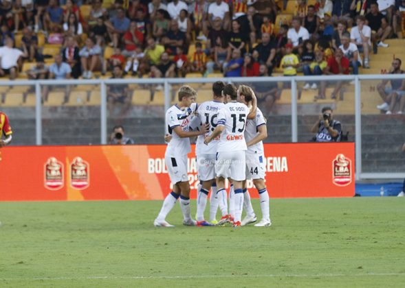 Debutto amaro al Via del Mare: il Lecce parte bene, ma poi l’Atalanta lo travolge con un poker - Corriere Salentino
