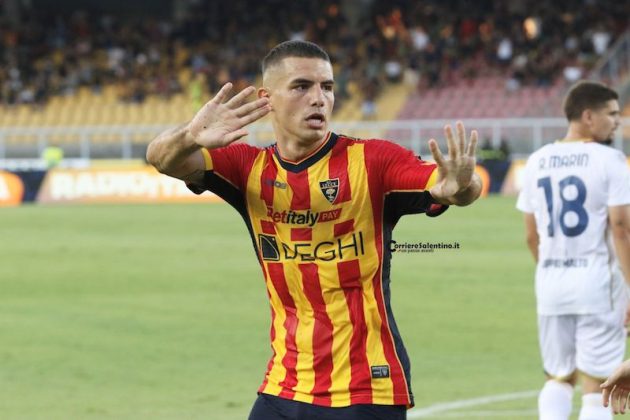 Il Lecce in 10 difende il gol di Krstovic e regala la prima gioia ai tifosi - Corriere Salentino