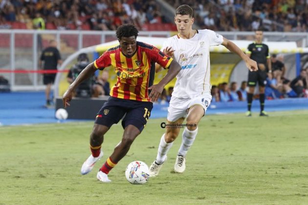 Il Lecce in 10 difende il gol di Krstovic e regala la prima gioia ai tifosi - Corriere Salentino