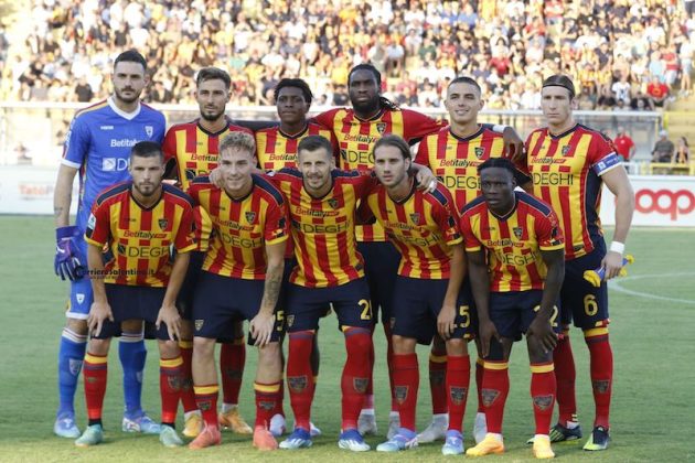 Il Lecce in 10 difende il gol di Krstovic e regala la prima gioia ai tifosi - Corriere Salentino