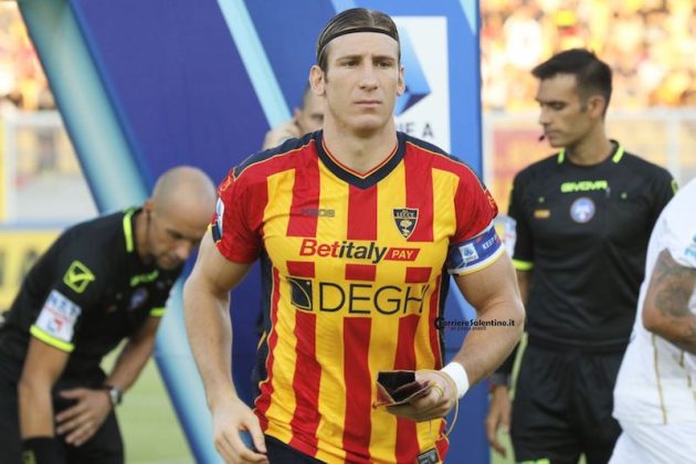 Il Lecce in 10 difende il gol di Krstovic e regala la prima gioia ai tifosi - Corriere Salentino